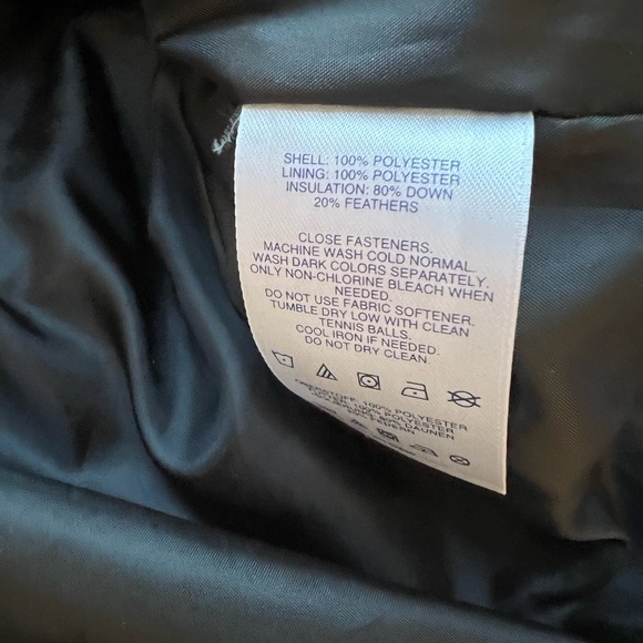 NWOT LANDS END puffer vest. Hypoallergenic. - Picture 5 of 6